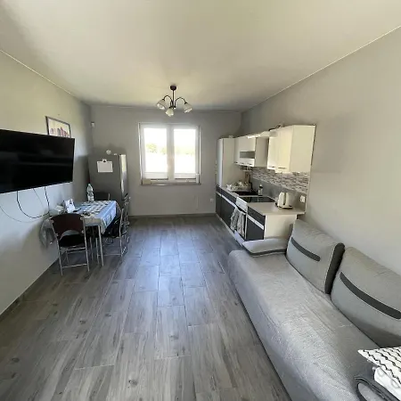 Dom Na Skraju Lasu בית נופש *